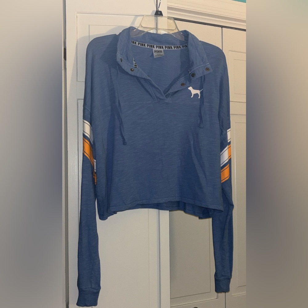 *SOLD* VS PINK women’s blue cropped partial button down shirt, size medium